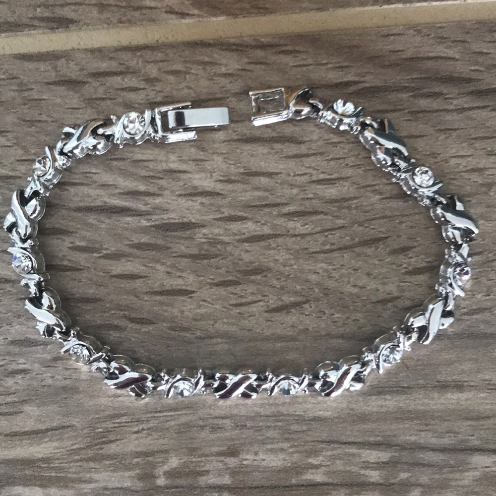Crystal stone embellished bracelet